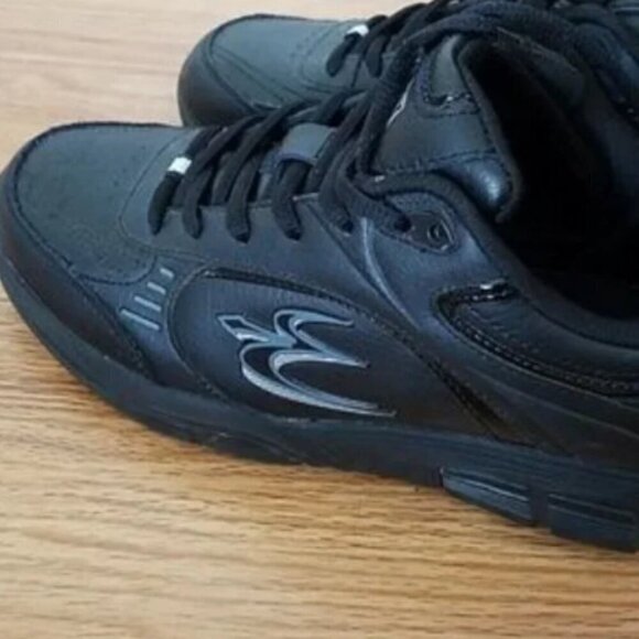 GDEFY Sneakers. Size 8.5 - Picture 5 of 7